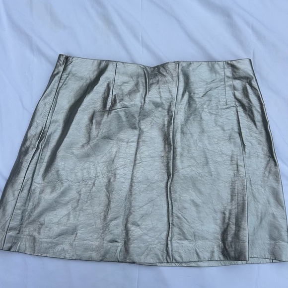 Metallic silver mini skirt - Picture 7 of 7